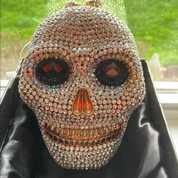 Sparkling Crystal Skull Clutch - Picture 6 of 9